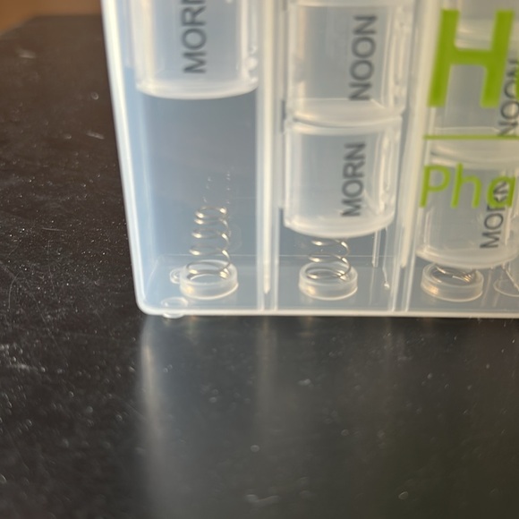 🆕 Weekly Pill Organizer - Picture 6 of 7